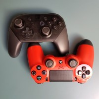 Nintendo Switch Pro Controller vs PlayStation 4 DualShock 4 Controller 