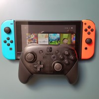 Nintendo Switch Pro Controller i Nintendo Switch