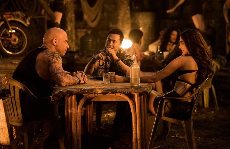 Xander Cage (Vin Diesel) omawia kolejny ruch